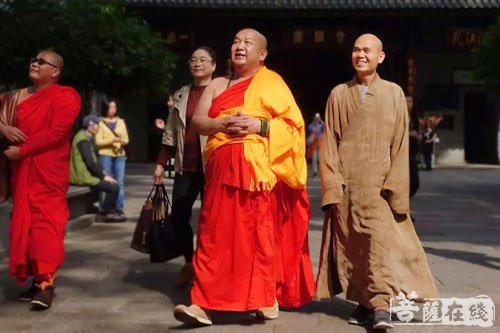 西双版纳总佛寺住持帕松列龙庄勐参访广州六榕寺