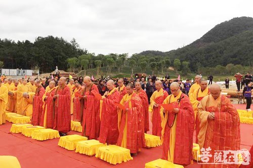 福清黄檗山万福寺举行大雄宝殿上梁法会