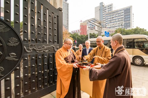 中国佛教协会会长学诚法师莅临七塔禅寺视察工作