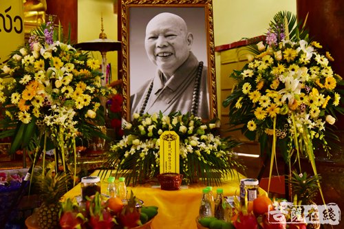 界为中国佛教协会名誉会长一诚长老举办示寂回