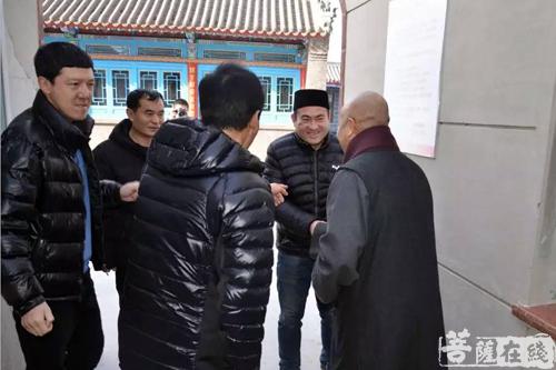 佛教-锦州市佛教协会会长道极大和尚慰问黑山宗教群体