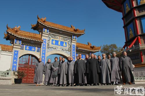 教导长道弘法师的带领下,参访禅宗道场扬州高旻寺,并在禅堂参与禅七法