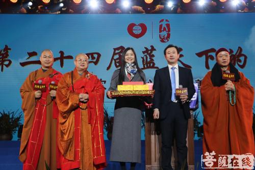 慈善-至爱长驻人间 上海龙华古寺举行“点亮心愿”慈善义拍
