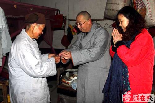 佛教-寒风送暖 湖北罗田县佛协、清元禅寺慈善活动圆满