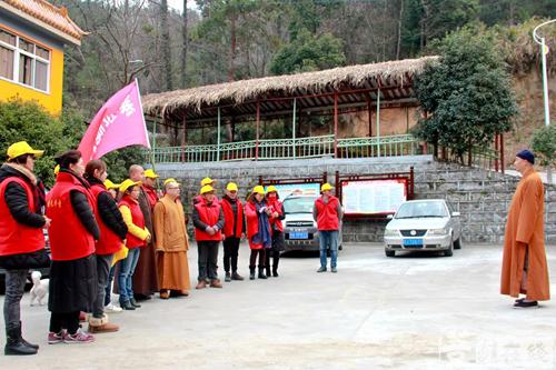 佛教-寒风送暖 湖北罗田县佛协、清元禅寺慈善活动圆满