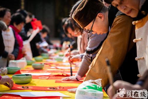 春联-沪上书法家为广大市民题写春联活动于上海玉佛禅寺举行