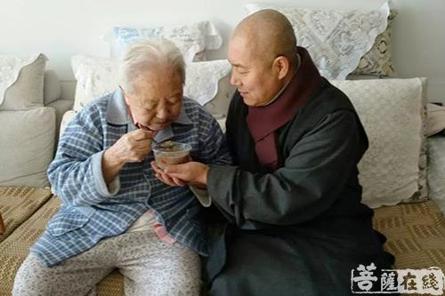 锦州北普陀寺举行施粥关怀送温暖爱心活动