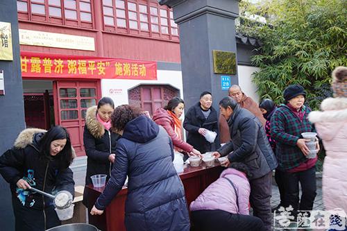 佛教-暖心佛粥 泰州观音寺施粥活动圆满结束