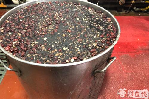 佛教-重庆龙凤寺今朝佛粥交相馈 同庆丁酉腊八节