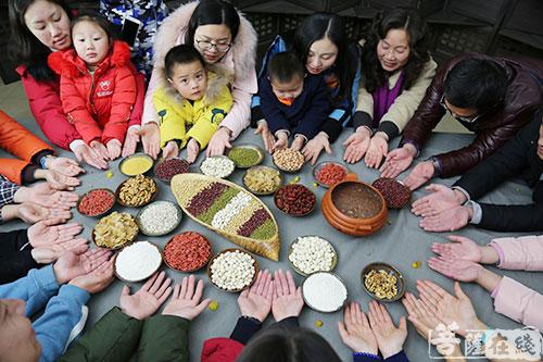 文殊院-传递佛陀慈爱 文殊院送腊八粥温暖成都