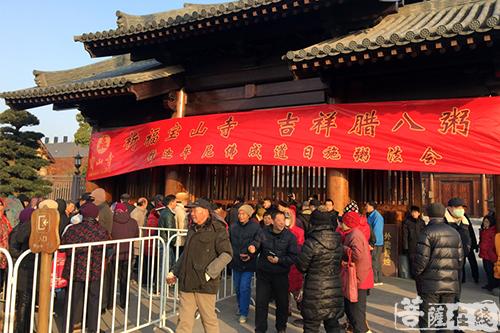 腊八节-佛粥相馈 缘满人间——上海宝山区各寺院开展腊八施粥活动