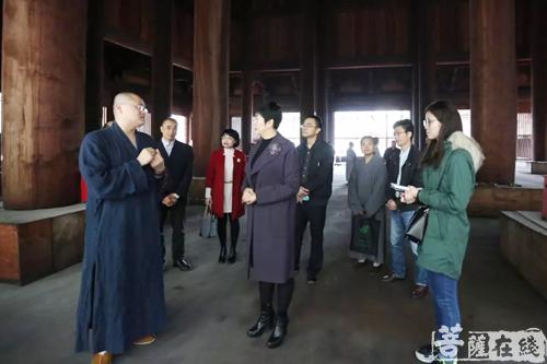 杜梅-佛山市禅城区委常委统战部领导一行访问仁寿寺
