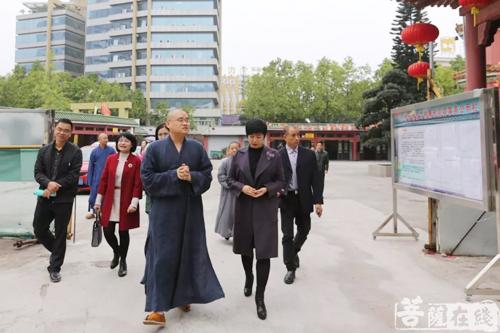 杜梅-佛山市禅城区委常委统战部领导一行访问仁寿寺