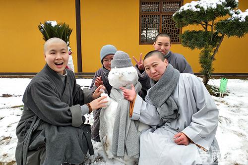 摄影-终盼银装素裹 共赏沪上寺院雪景 摄影-终盼银装素裹 共赏沪上寺院雪景