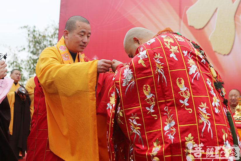 【高清图集】潮州松林古寺能亮法师升座 荣膺岭东古刹首任方丈