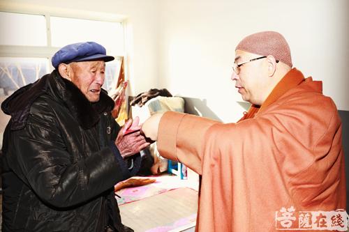 佛教-葫芦岛市佛教协会开展2018慈善暖冬行活动