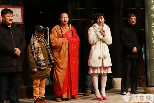开原-梅园瑞雪 无锡开原寺举办小画家范锡遥公益油画展