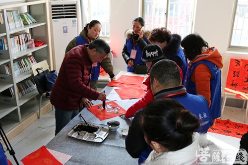 佛教-福送千万家 靖江市佛教协会组织写春联活动