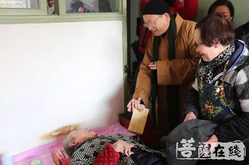 宁国-敬老爱老 宁国禅寺春节走访慰问困难家庭