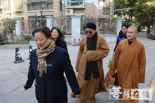 宁国-敬老爱老 宁国禅寺春节走访慰问困难家庭