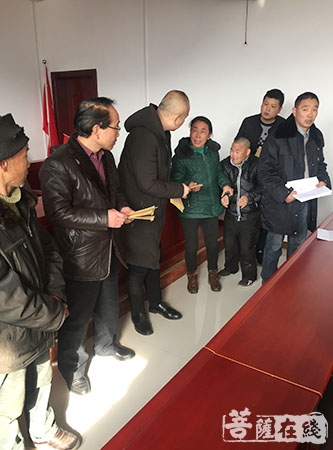 佛教-咸宁市民宗局与咸安佛协开展一对一精准扶贫工作