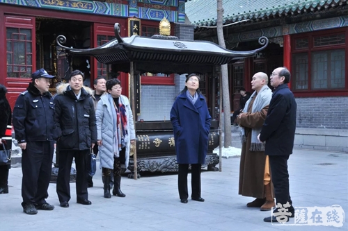 千佛山-山东历下区副区长刘佳赴千佛山兴国禅寺走访慰问
