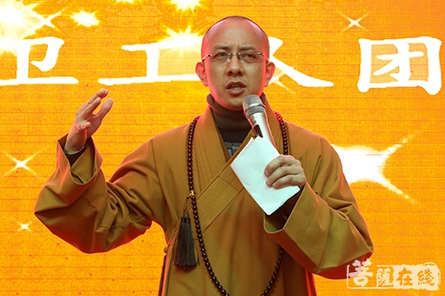 石首-湖北石首玉田寺举办2018环卫工人爱心团年宴