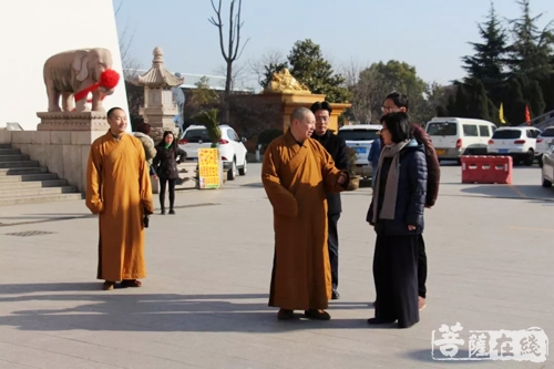 上海闵行区委常委、统战部部长李红珍一行莅临七宝教寺