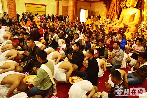 佛教-西双版纳总佛寺举行2018年集体出家仪式