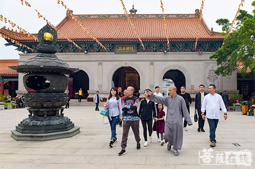 佛教-当代岭南书画四大家廖强参访珠海普陀寺