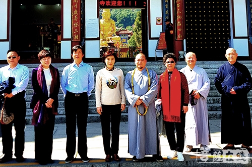 岳阳-岳阳市委副书记、市长李爱武一行视察圣安寺