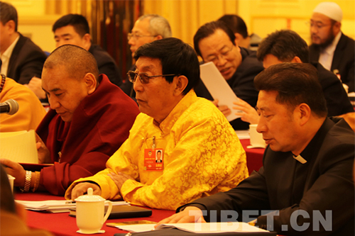 佛教-第十三届全国政协委员仁青安杰：将佛教报四重恩与践行社会主义核心价值观相结合