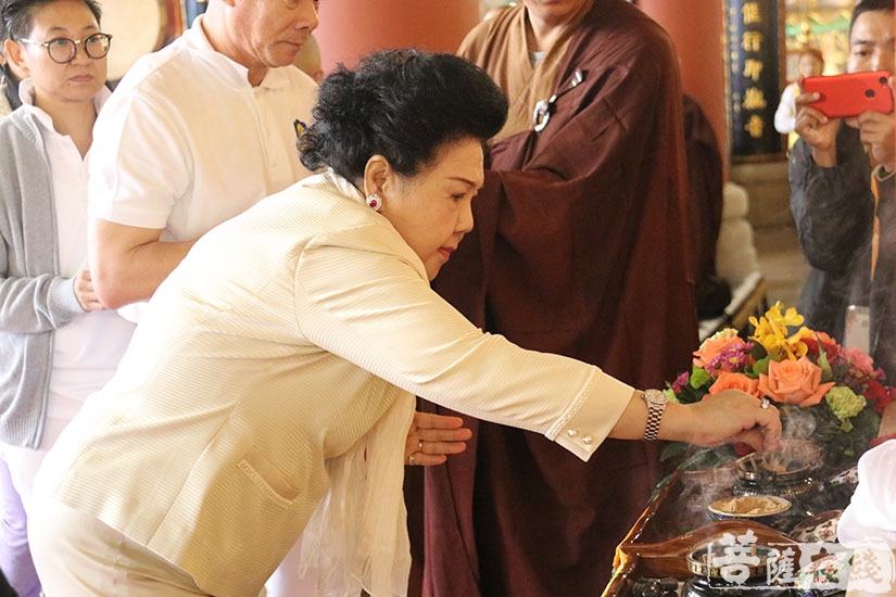 【高清图集】珠海普陀寺举行迎请舍利供奉仪式暨剃度法会