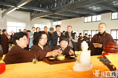 菏泽-山东菏泽三源寺举行释迦牟尼佛出家日法会