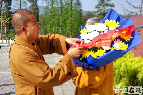 佛教-汉中市南郑区佛协赴革命纪念馆缅怀革命先辈