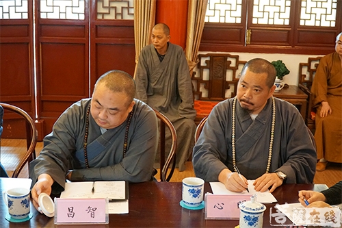 佛教-上海市委统战部副部长房剑森一行赴庄严寺调研考察