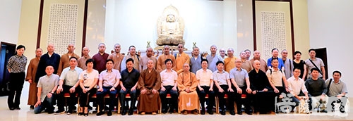 佛教-湖北省佛教代表团赴江苏重点寺院考察 心澄会长热情接待