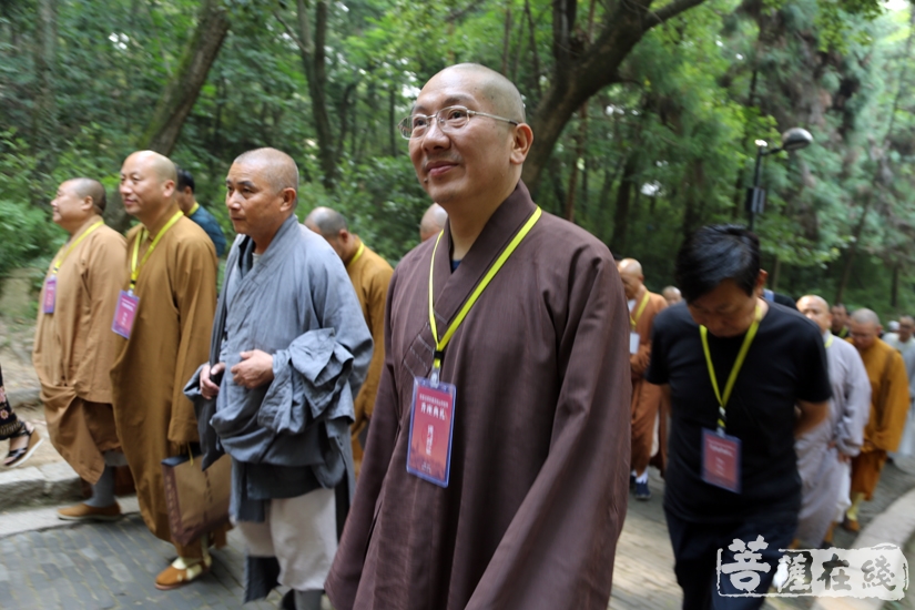 【高清图集】宏度法师荣膺灵岩山寺住持升座典礼圆满举行