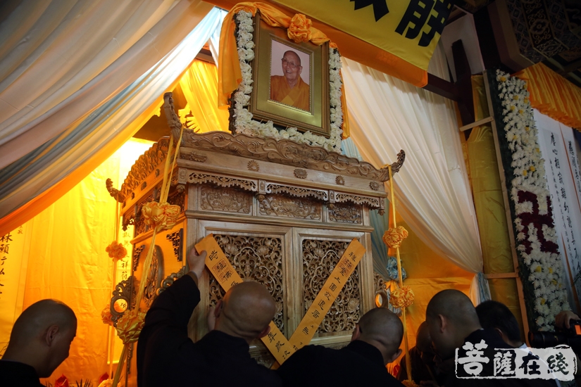 封龛(图片来源:菩萨在线 摄影:妙雨)