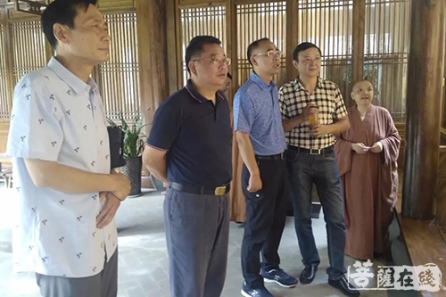 佛教-南昌市委统战部副部长梁超伟一行赴成都佛教寺院调研