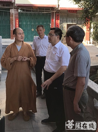 曹国庆-江西省宗教局局长曹国庆一行视察调研赣州宝台古寺