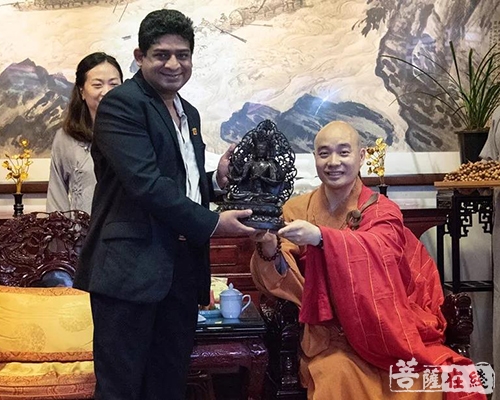 文殊院-斯里兰卡外交部国务部长一行赴成都文殊院参访交流