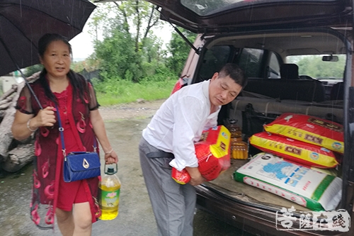 佛教-宜春古林禅寺走访慰问贫困户 点滴真情暖人心