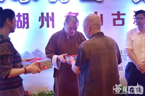 书画-绿水青山·梵音流香书画展于东吴国际珍藏馆开幕