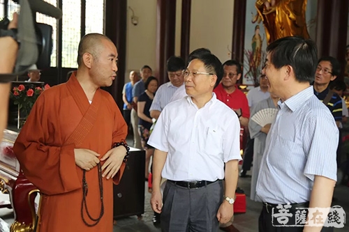 宁国-上海市政协民宗委、文史委领导一行莅临上海宁国禅寺考察