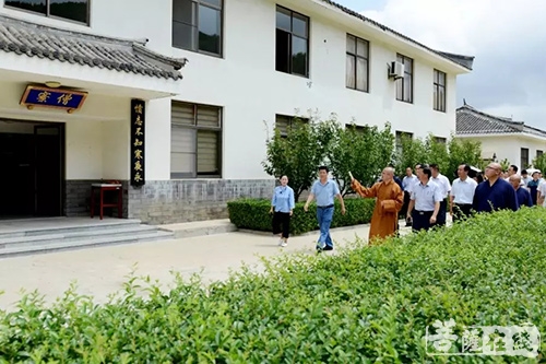 时政-国家宗教局宣传通联工作会议组莅临南山禅寺调研