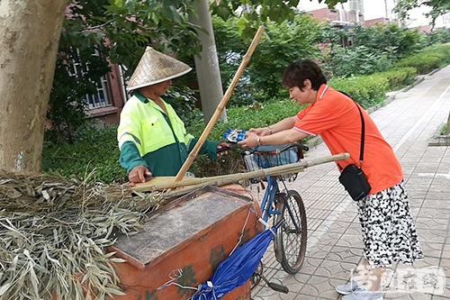 常熟-“夏日送清凉 兴福在虞城”关爱环卫计划于常熟兴福禅寺启动