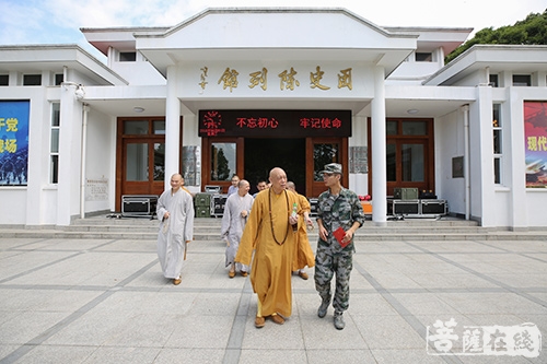 佛教-道慈大和尚一行赴驻山部队慰问“八一”建军节