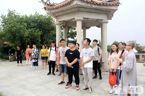 慈善-福建省南天普门慈善基金会举行2018年金秋助学发放仪式