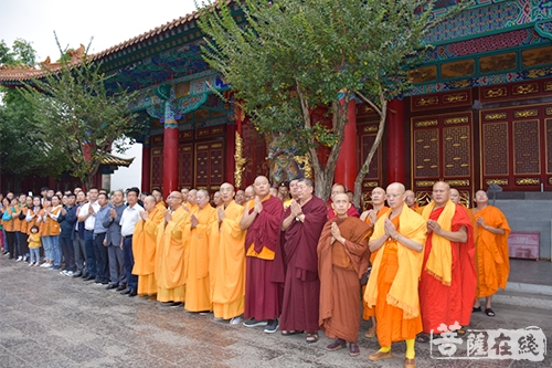 佛教-云南省佛教协会在昆明圆通寺举行升旗仪式